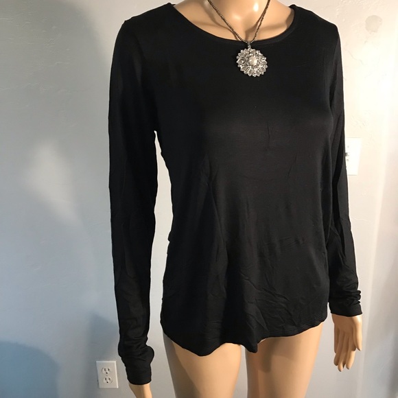 Black Open twist back top. Long sleeve cute/sexy - Picture 8 of 8